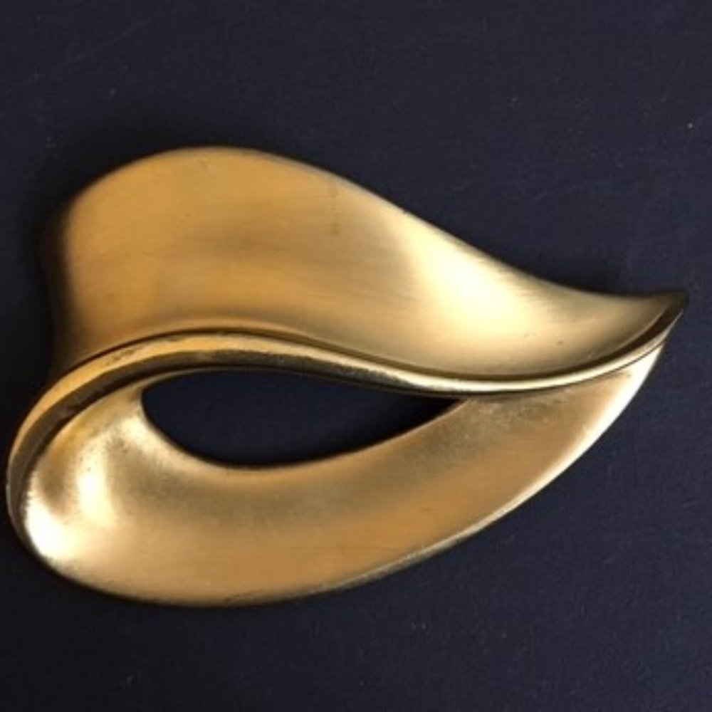 KAI YIN LO PIN, 1980's signed. Gold Tone